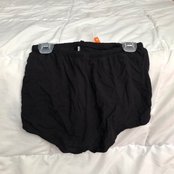 H&M shorts - Picture 2 of 4